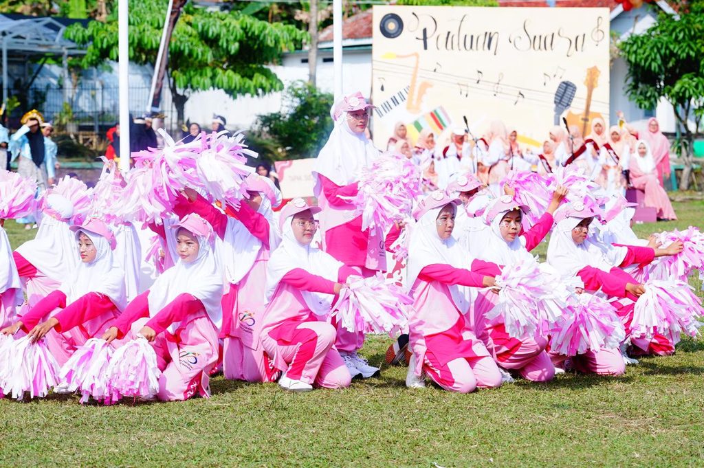 Pembukaan Porseka XVIII dan Pekan Ta'aruf Khutbatul 'Arsy di Pesantren Putri Al-Manshur Darunnajah 3 Berjalan Khidmat