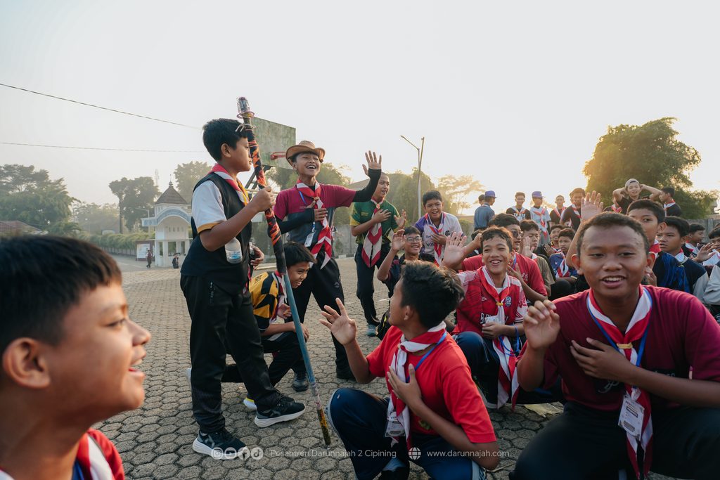Wide Game PERKHUTSY, Santri Temukan Arti Kebersamaan