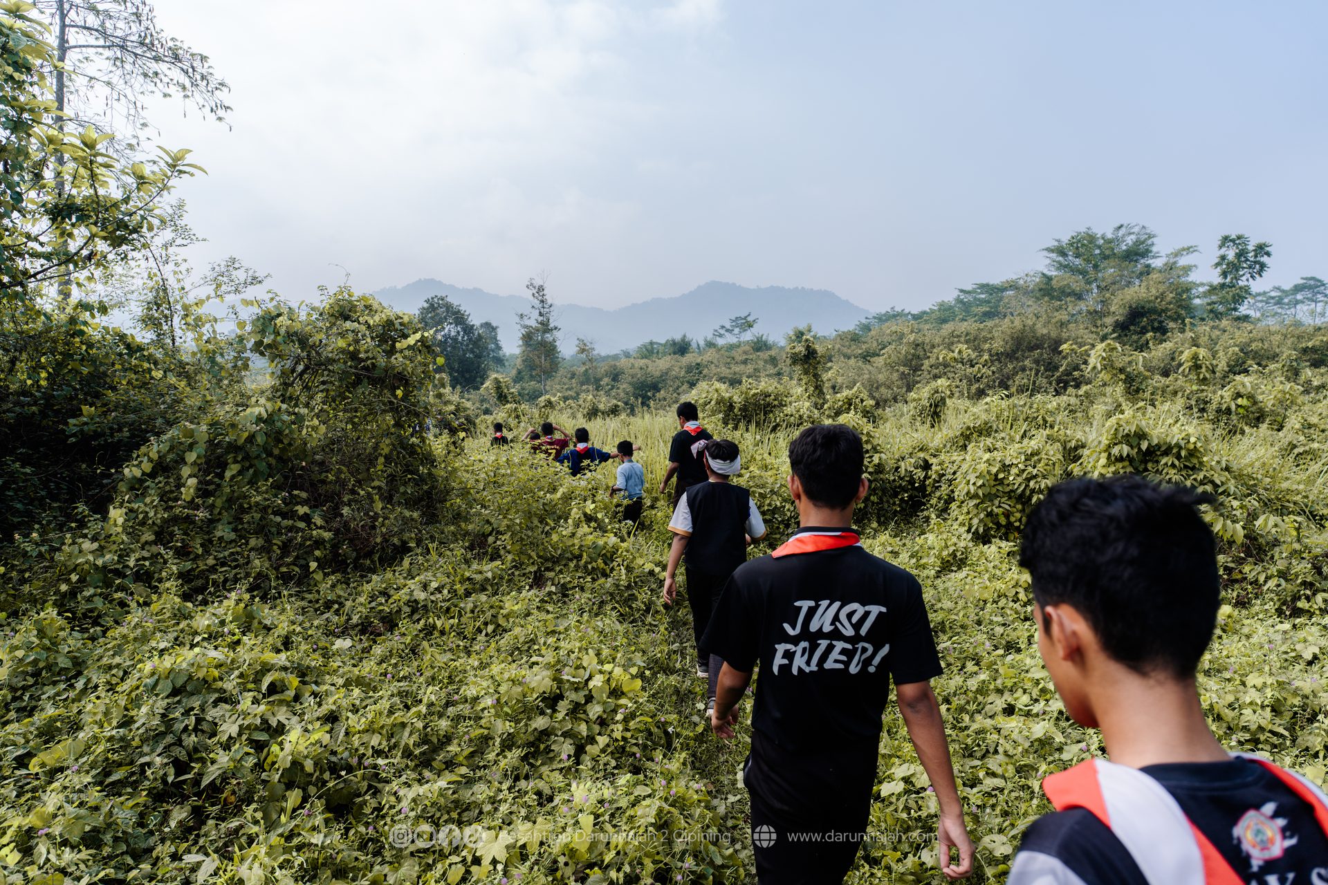 Wide Game PERKHUTSY, Santri Temukan Arti Kebersamaan