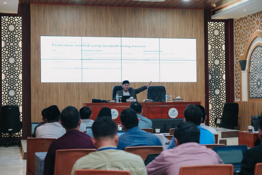K.H. Hadiyanto Arief Paparkan Evolusi Wakaf dalam Peradaban Islam di SWBI Darunnajah