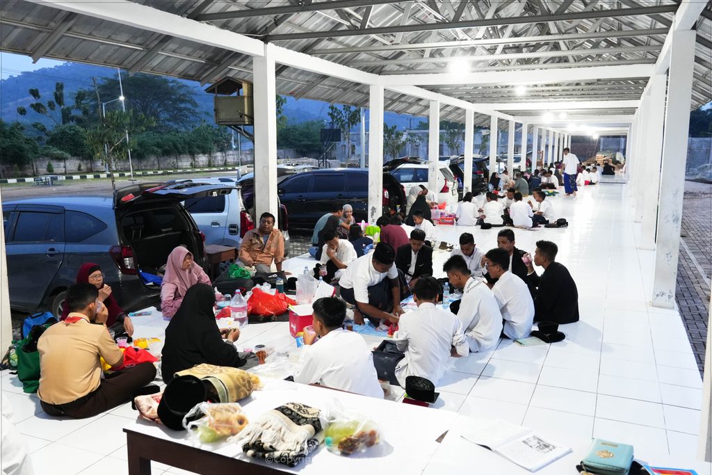 Anak Rindu Rumah? Begini Cara Wali Santri Menguatkannya