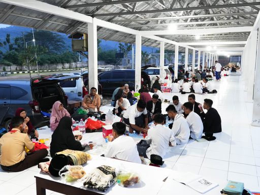 Anak Rindu Rumah? Begini Cara Wali Santri Menguatkannya
