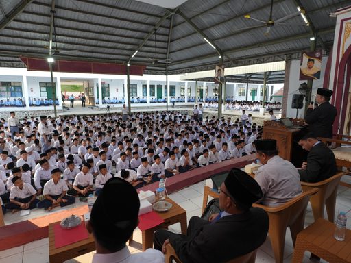 Dari Resolusi Jihad ke Asrama: Santri Merawat Warisan Perjuangan