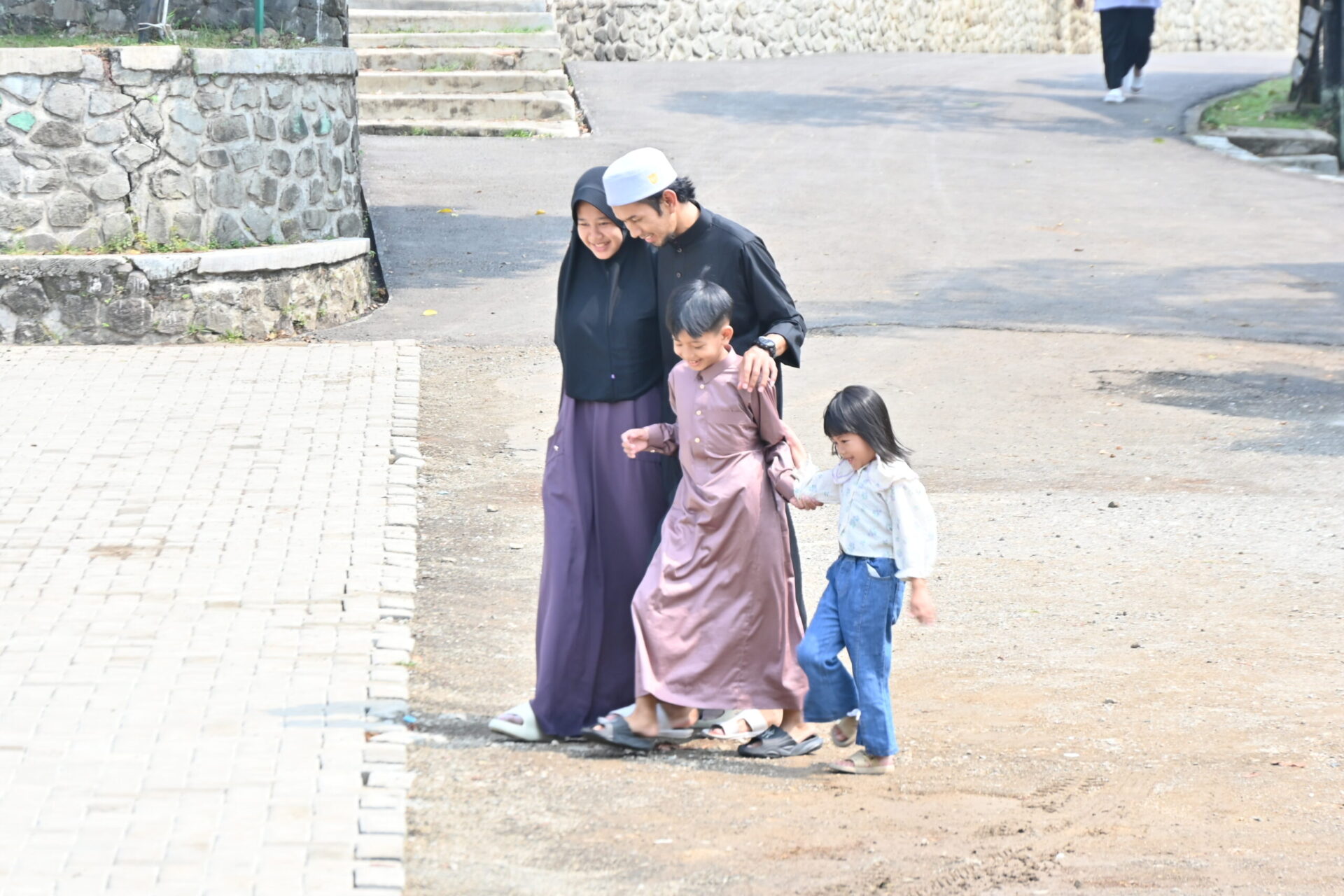 Anak Rindu Rumah? Begini Cara Wali Santri Menguatkannya