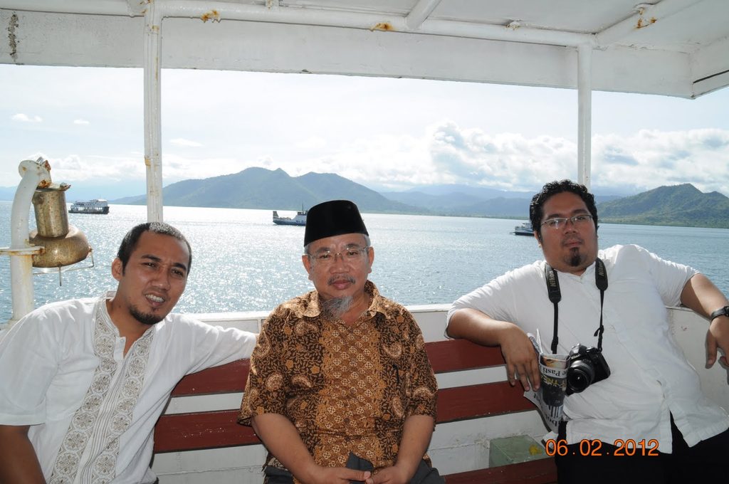 Ilmu Bumi dari Cipining, Mengenang K.H. Jamhari Abdul Jalal