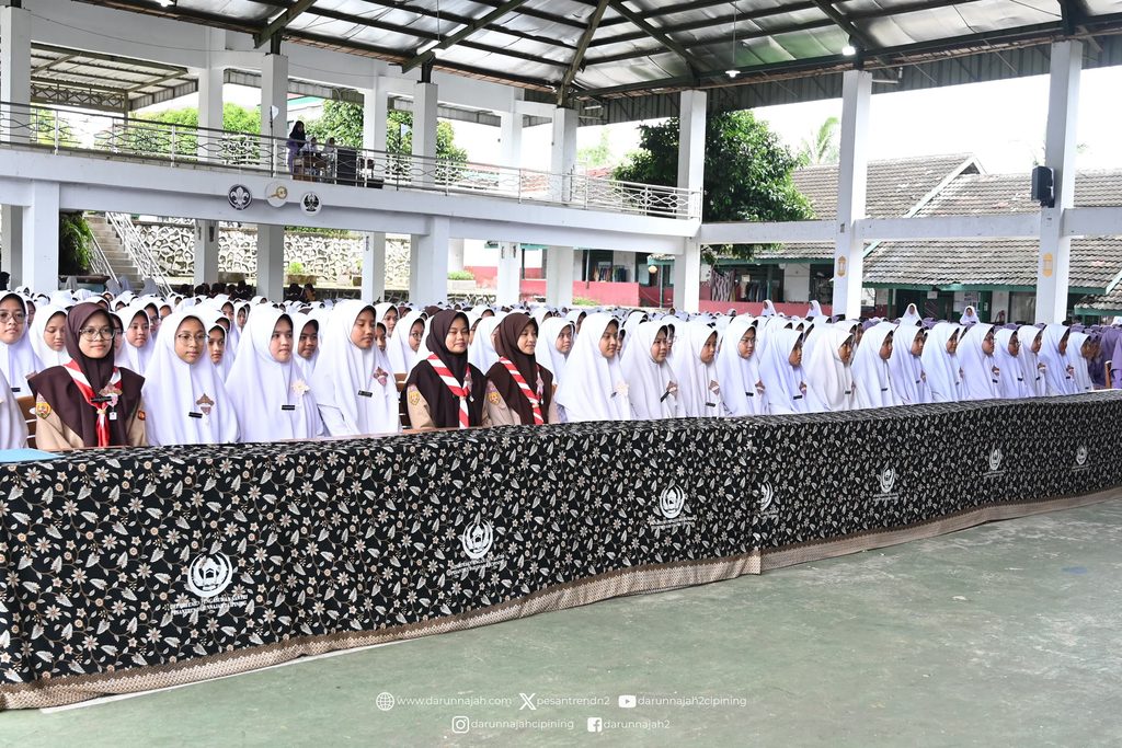 Setahun Memimpin dari Balik Seragam Santri: Apa yang Mereka Pelajari?