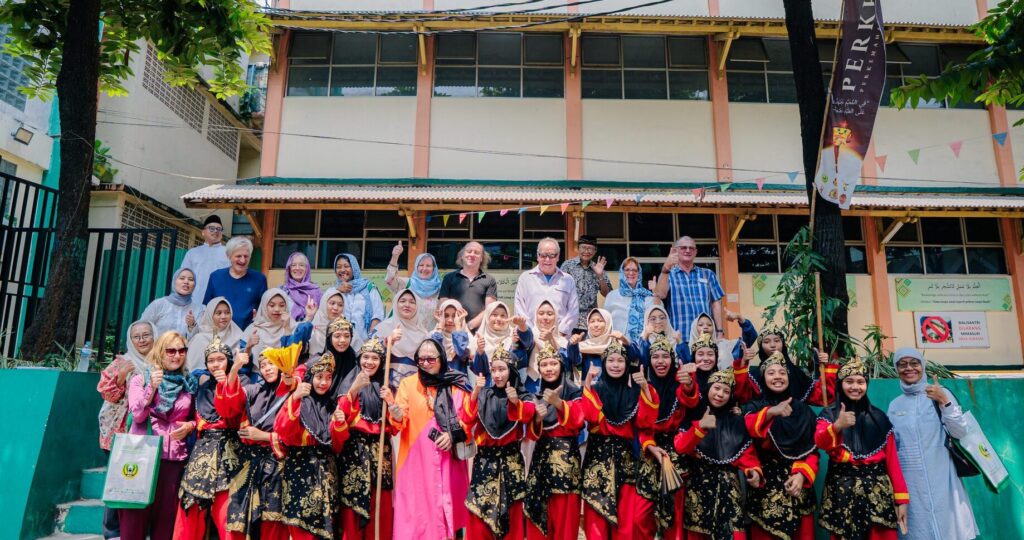Darunnajah Sambut 10 Guru dari Austria dalam Program Friendship Force International