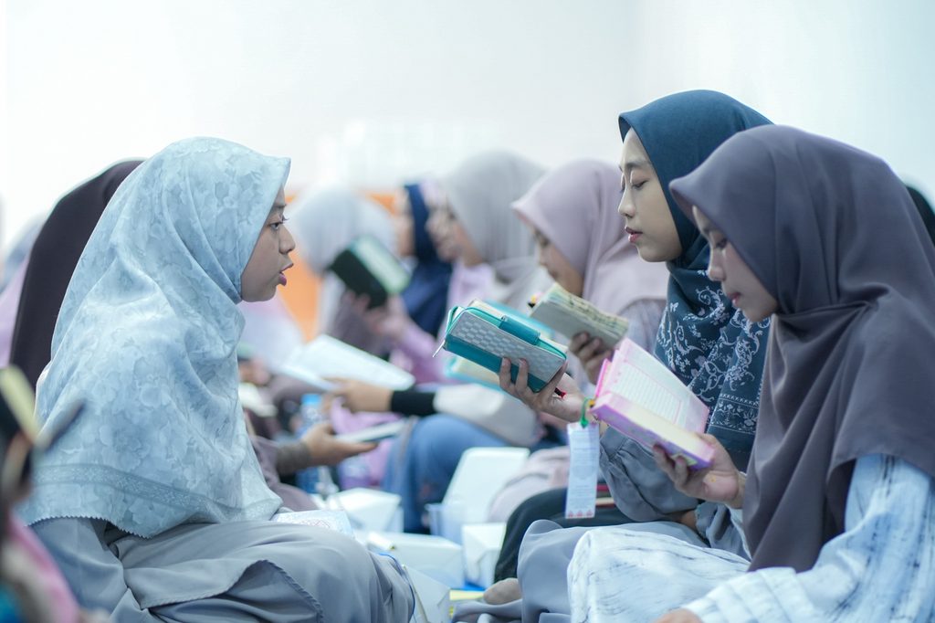 47 Ustadz dan Ustadzah Saling Menyimak Hafalan, Tanpa Menunggu Sempurna