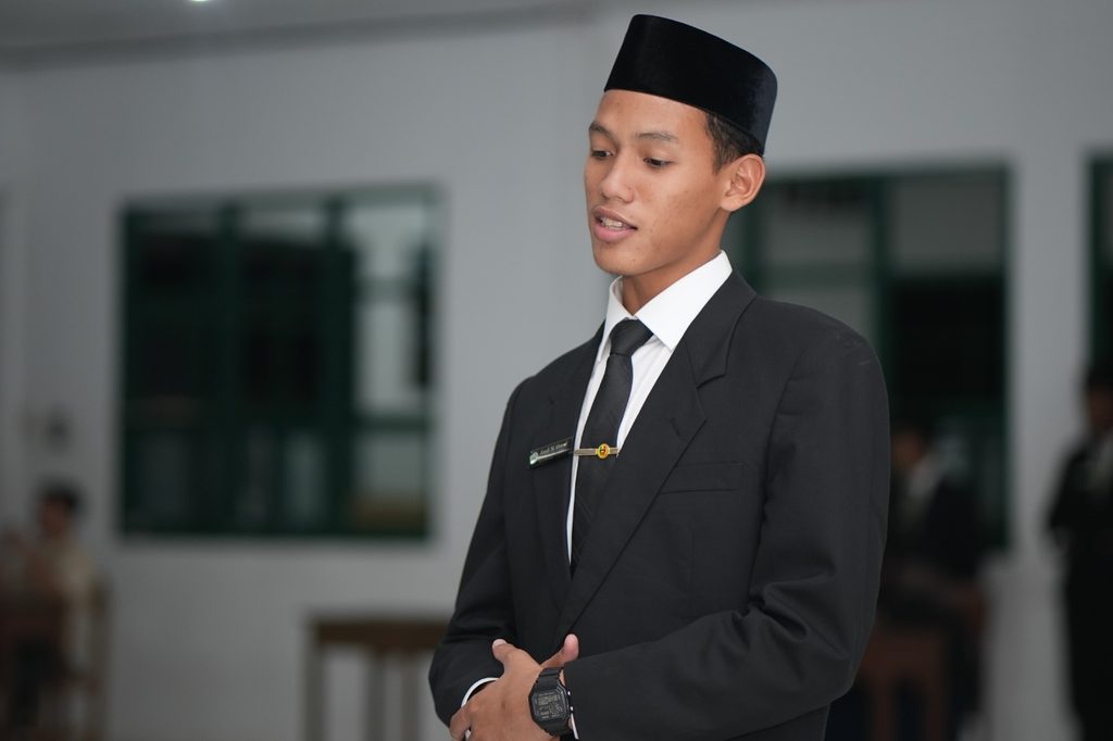 Public Speaking ala Santri: Melatih Keberanian Lewat Muhadharah