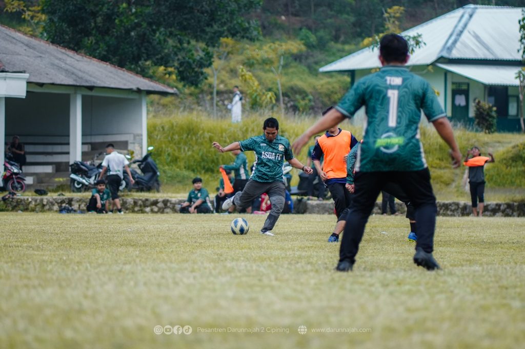 Para Guru Turun ke Lapangan, Liga Guru Resmi Bergulir