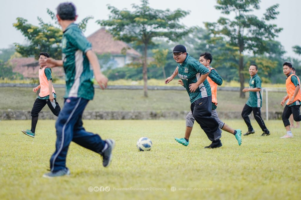 Para Guru Turun ke Lapangan, Liga Guru Resmi Bergulir