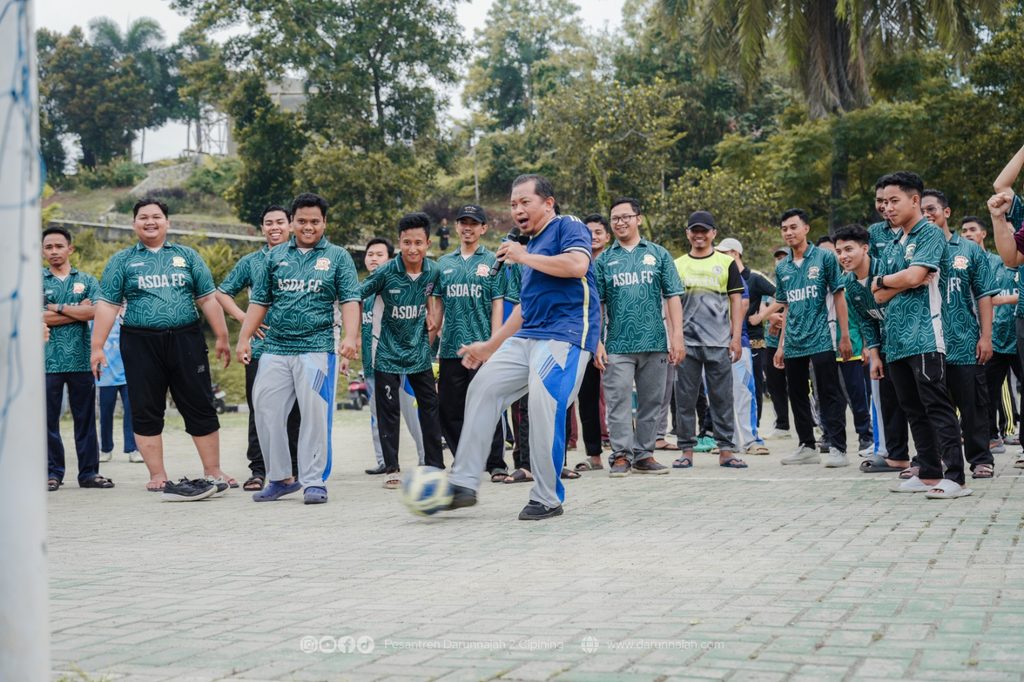 Para Guru Turun ke Lapangan, Liga Guru Resmi Bergulir