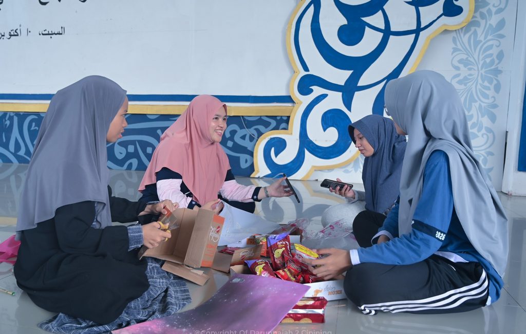 Delapan Hari Festival Nisaiyyah Ubah Lapangan Jadi Ruang Tawa Para Guru Putri