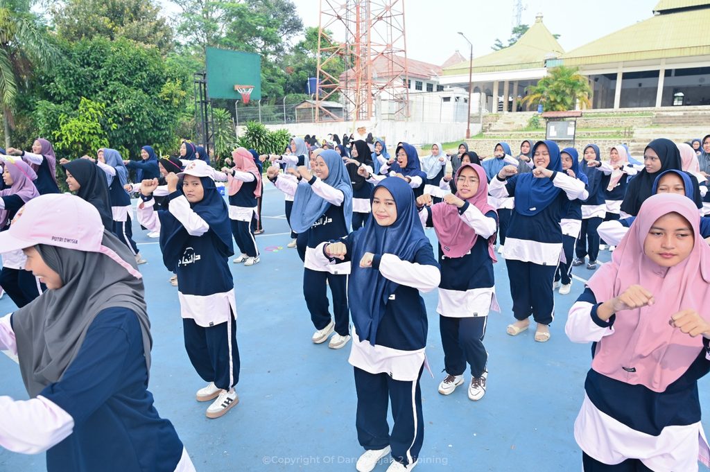 Delapan Hari Festival Nisaiyyah Ubah Lapangan Jadi Ruang Tawa Para Guru Putri